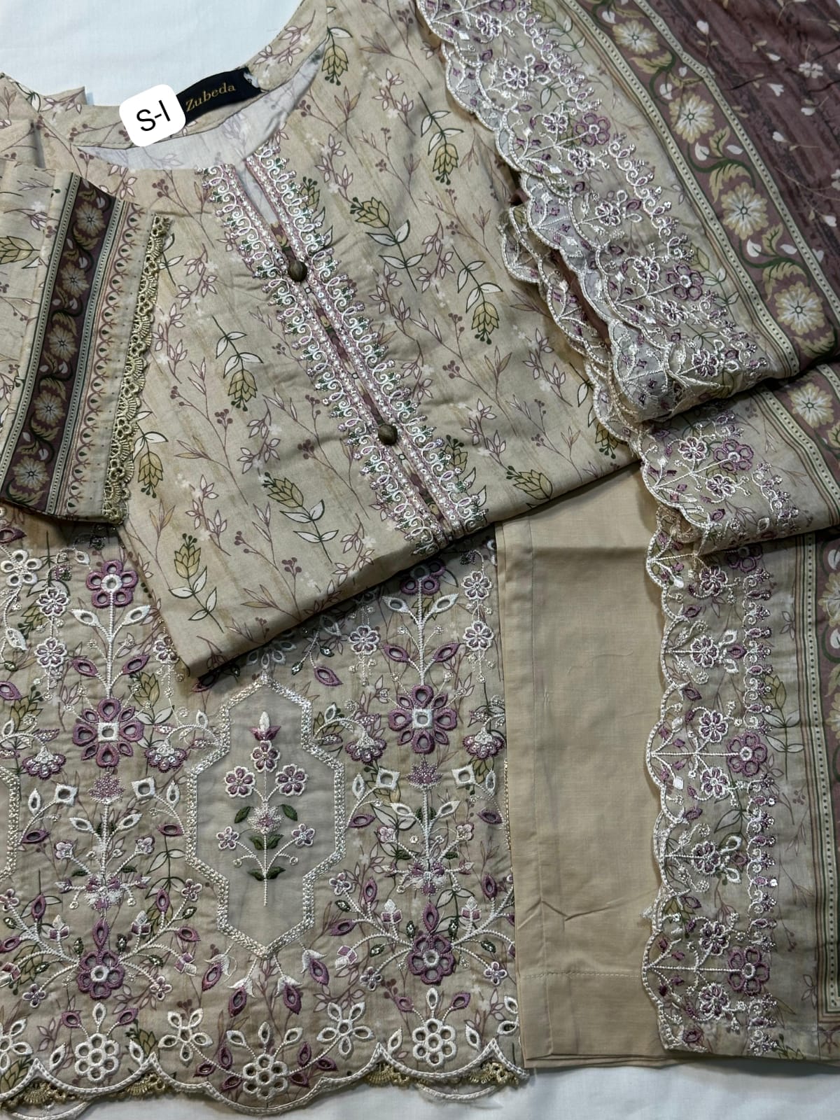 PREMIUM EMBROIDERED LAWN 3 PIECE STITCHED