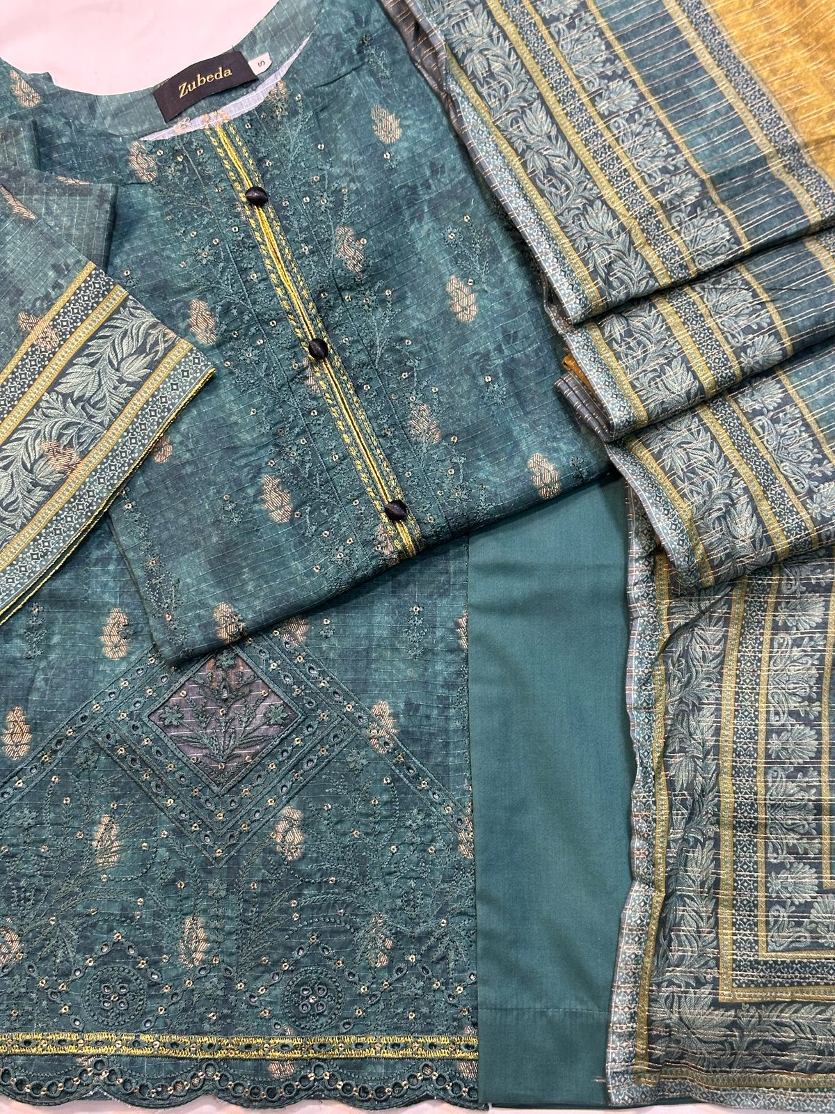 Premium Jacquard Digital Printed Embroidered Lawn Shirt 3 Piece Stitched