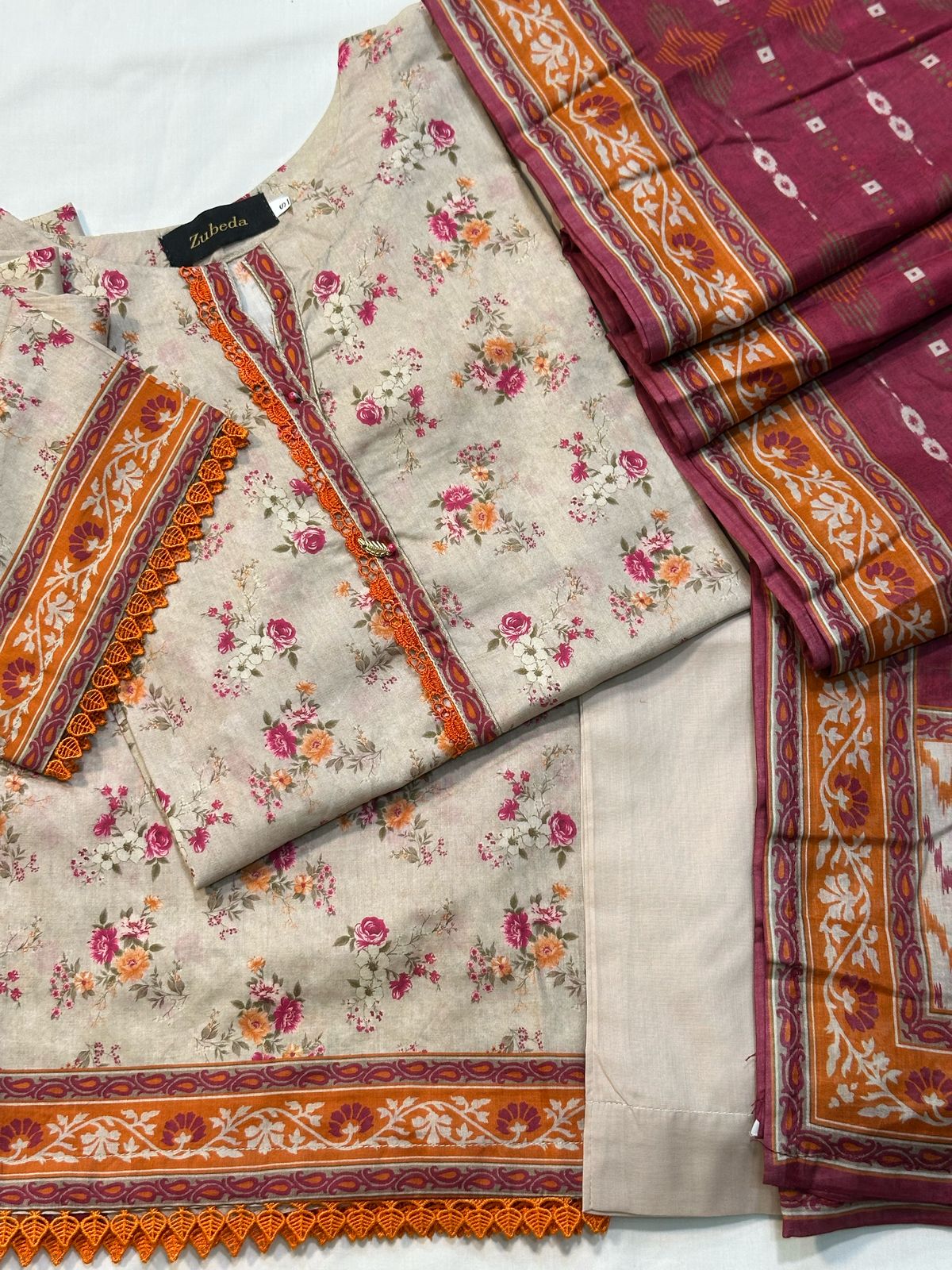 PREMIUM PRINTED LAWN WITH PLAIN DYED PANTS 3 PIECE STITCHED