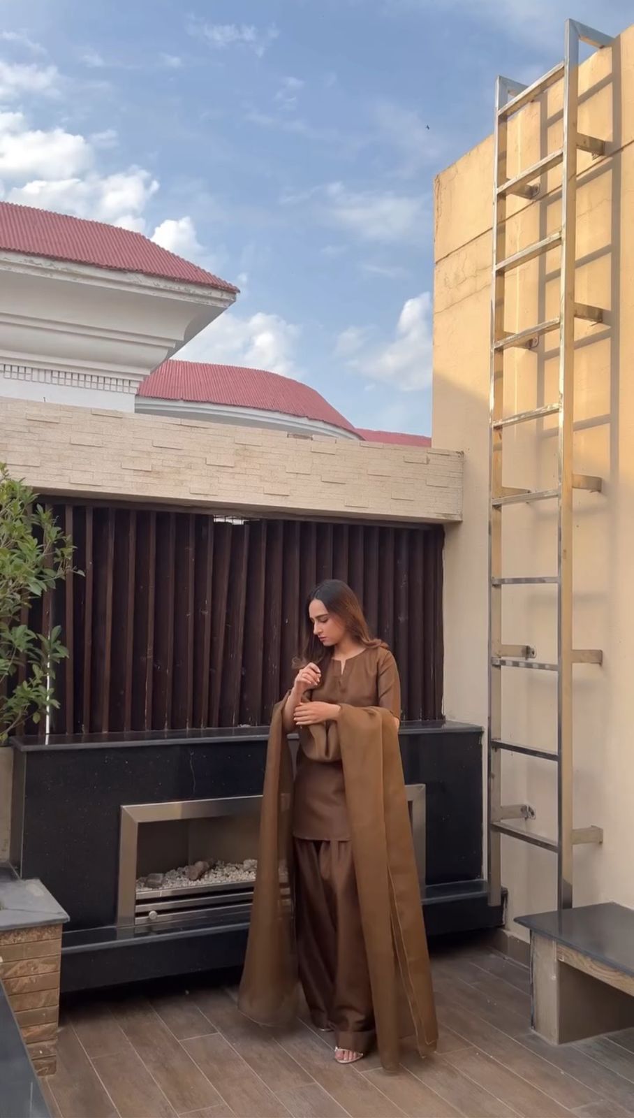 MOST TRENDING 3 PIECE FARSHI SHALWAR KAMEEZ STICHED