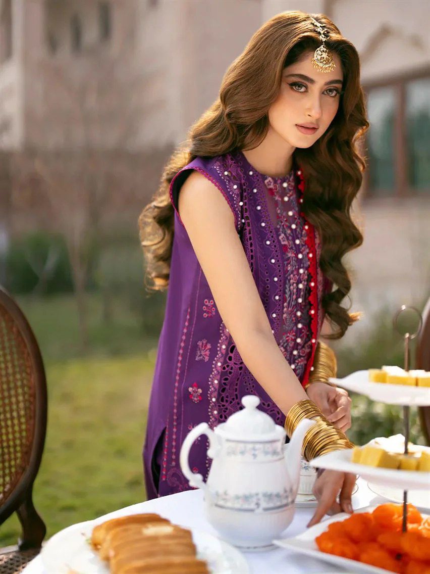 JHANNAK Presenting Binilyas Luxury Lawn Collection