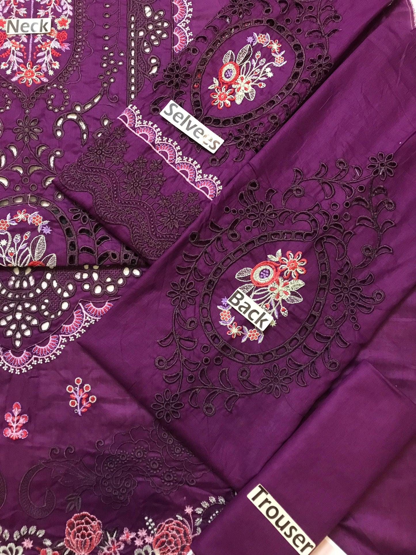 JHANNAK Presenting Binilyas Luxury Lawn Collection