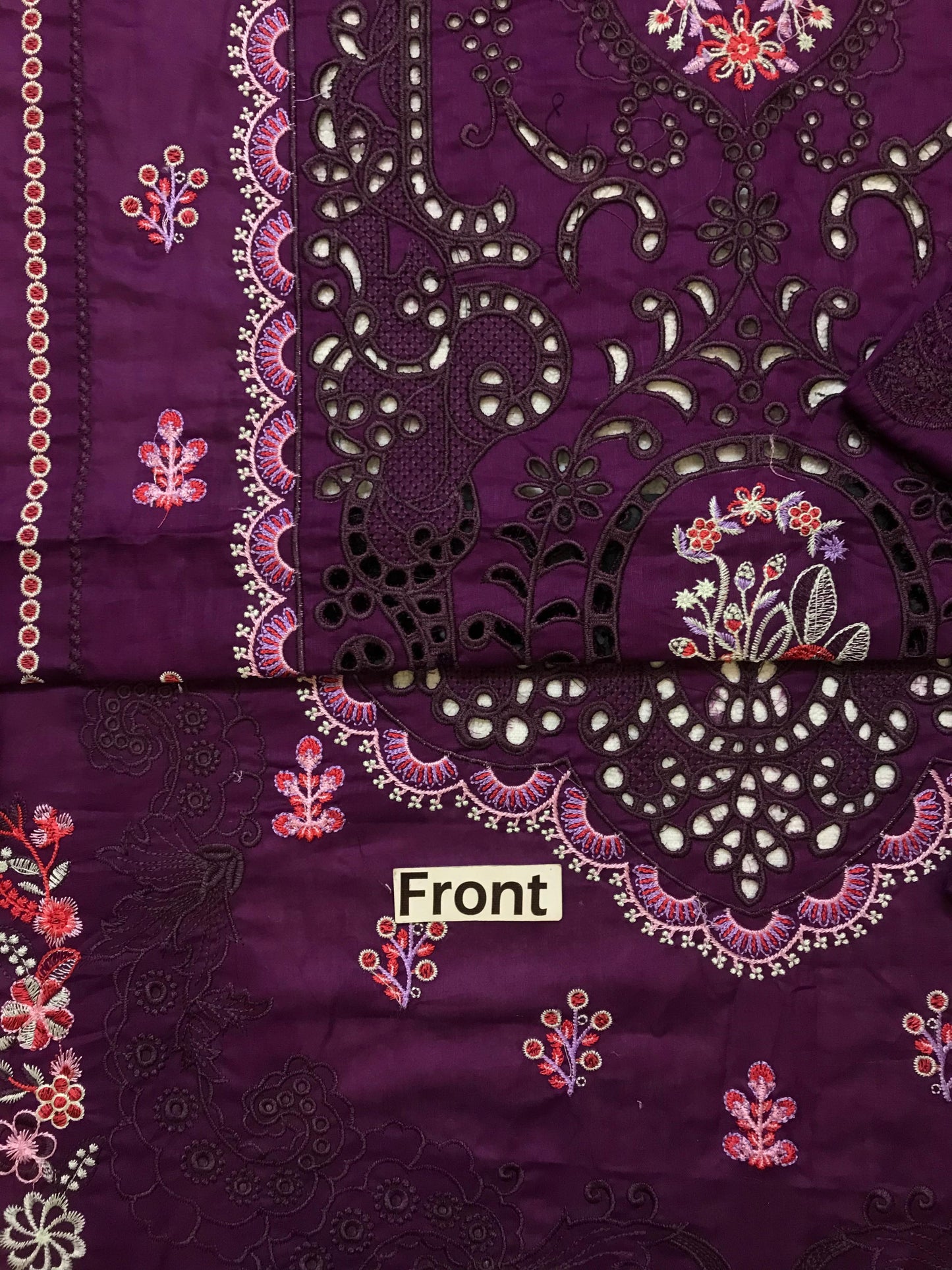 JHANNAK Presenting Binilyas Luxury Lawn Collection