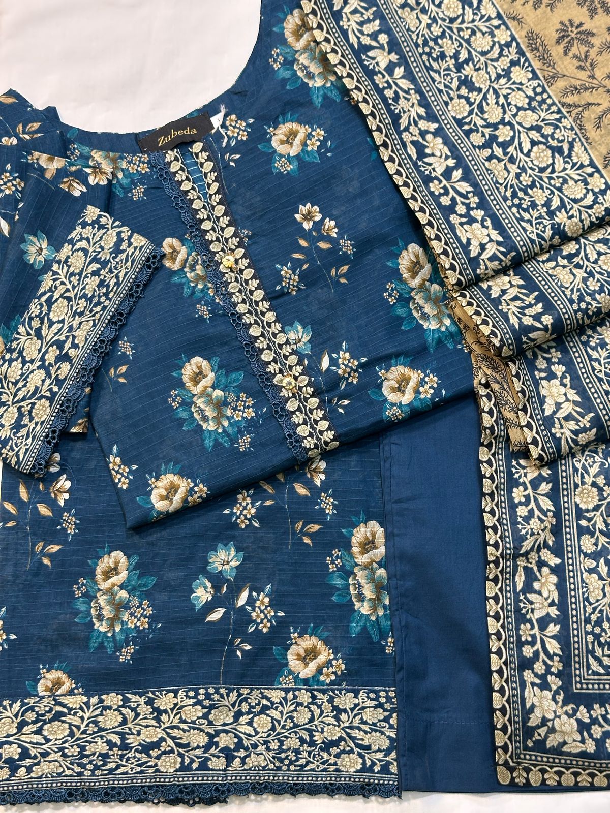PREMIUM PRINTED DORIYA LAWN 3 PIECE STITCHED