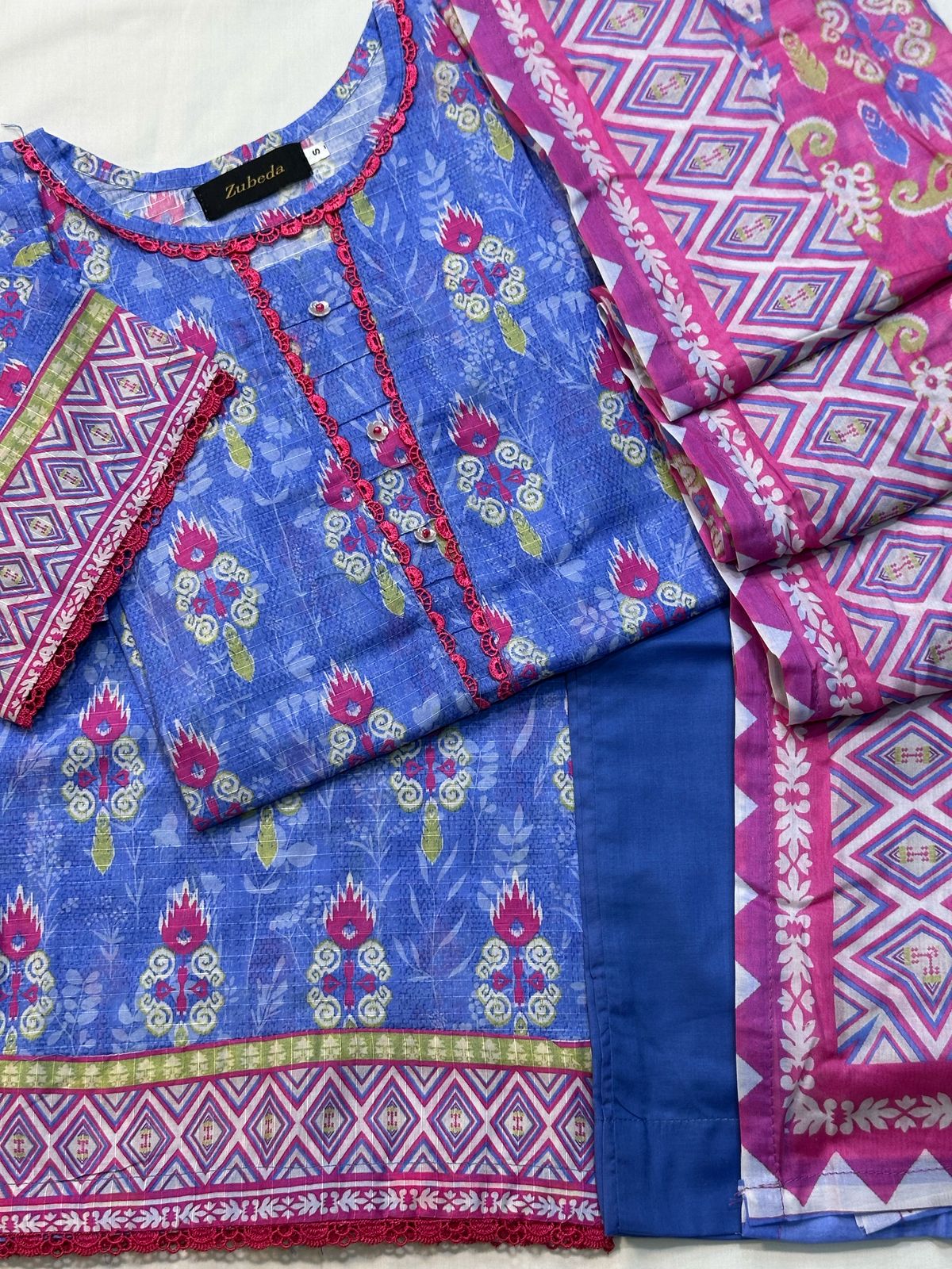 PREMIUM PRINTED DORIYA LAWN 3 PIECE STITCHED
