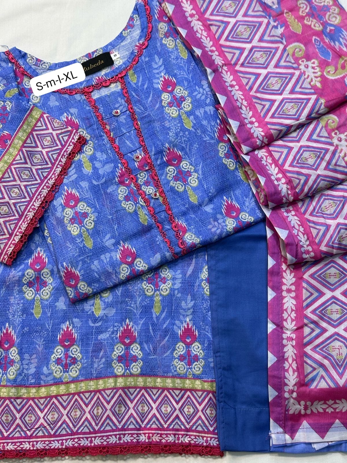 PREMIUM PRINTED LAWN 3 PIECE STITCHED